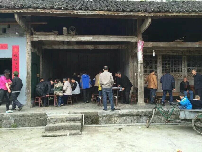 周尚珠、周尚忠后裔清明汇聚重庆酉阳小坝祭祖（祭祖纪事）.jpg