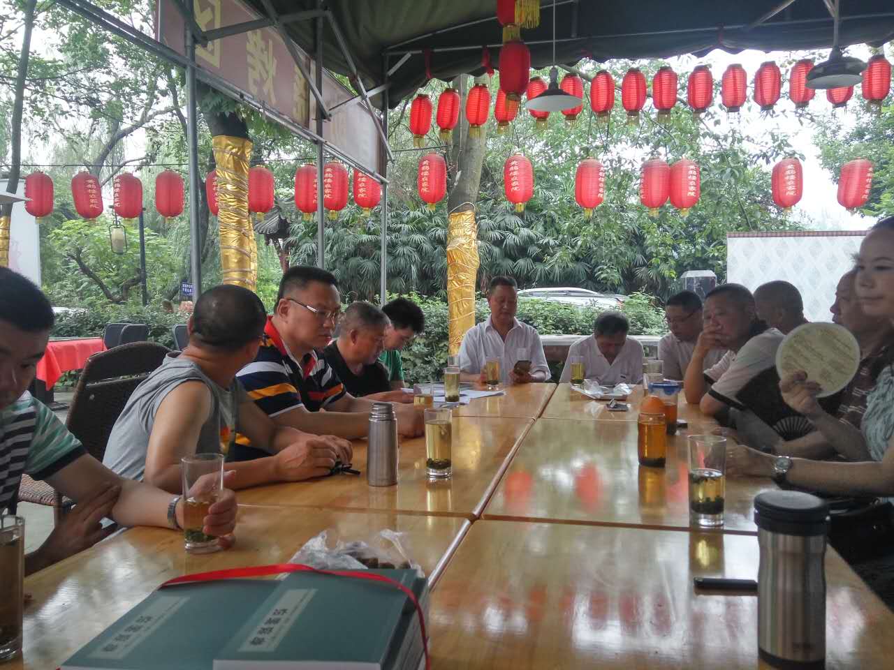 仁德公世系族群联谊会(常务扩大)会议进行中（谱牒资料）.jpg