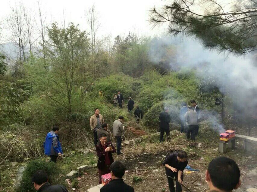 周尚珠、周尚忠后裔清明汇聚重庆酉阳小坝祭祖（祭祖纪事）.jpg