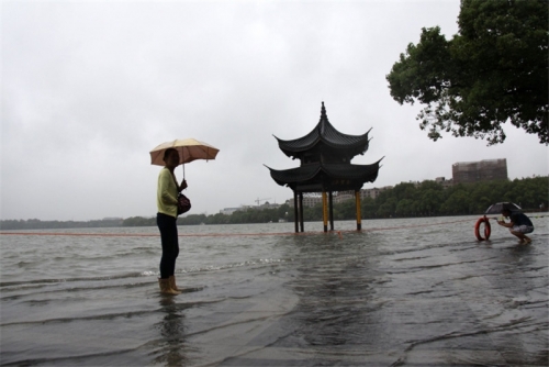 杭州大雨滂沱（文化辑录）.jpg
