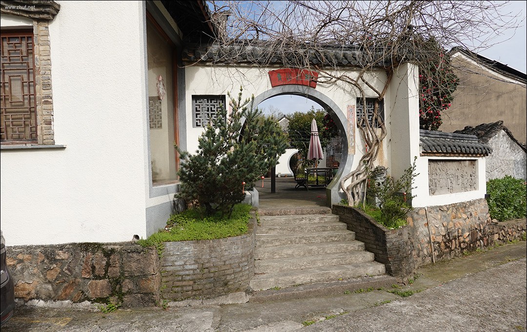 zhuf_25d76eef3c122daababa0439.jpg