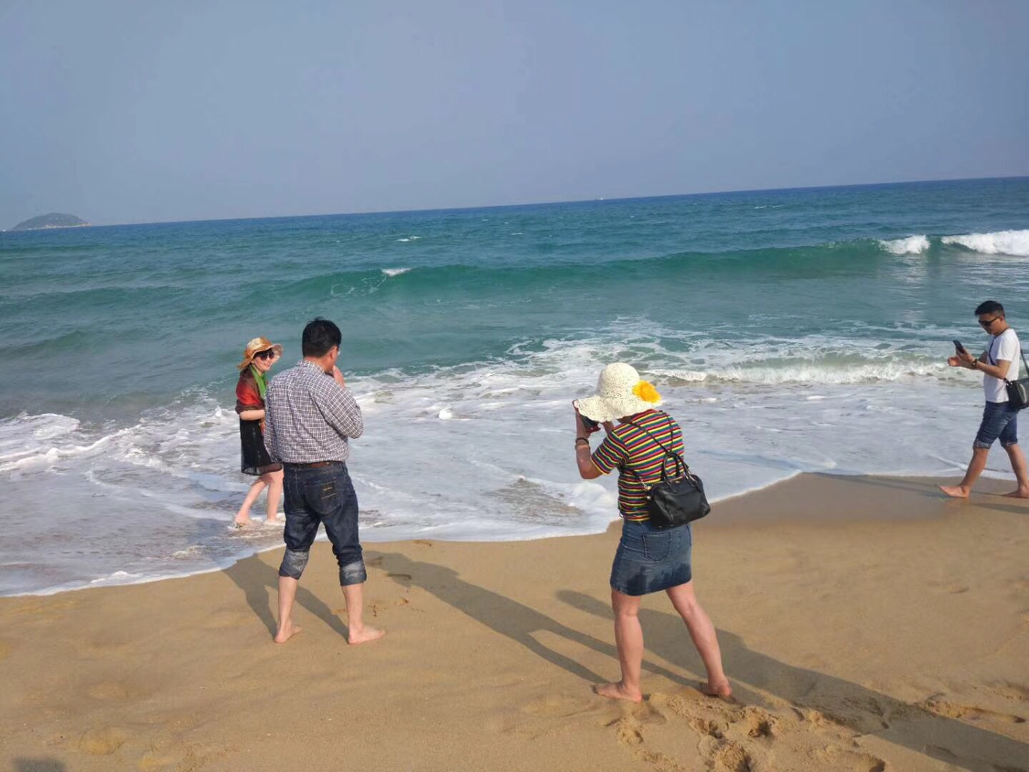 海南省朱熹研究会与上海朱子文化促进会联谊活动在海南万宁成功举行！（宗亲纪事）.jpg
