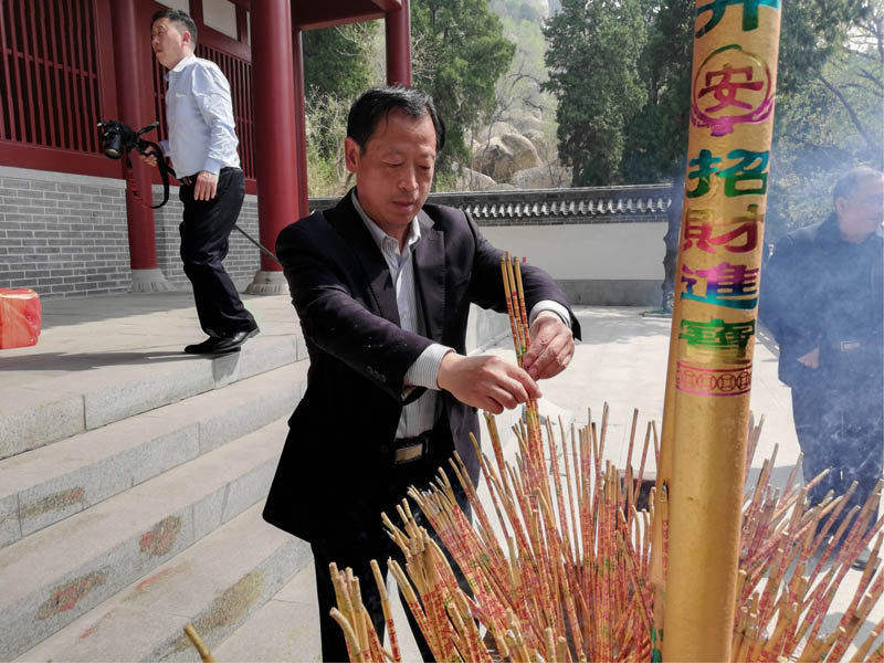 全国朱氏族人代表在世界朱氏族人发祥地邹城峄山举办祭祀活动 ...（祭祖纪事）.jpg
