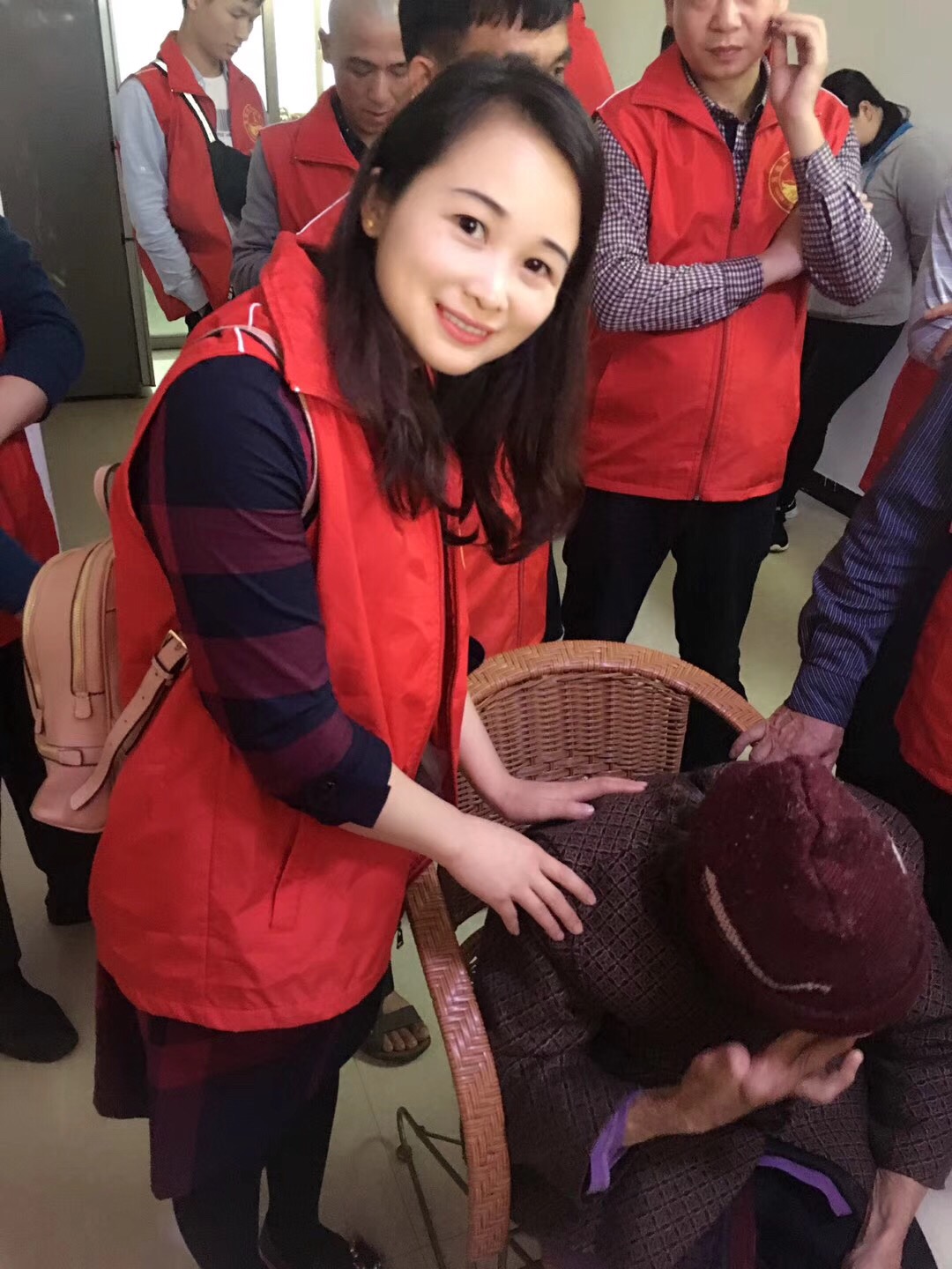 广东英德朱氏宗亲联谊会敬老活动（宗亲纪事）.jpg