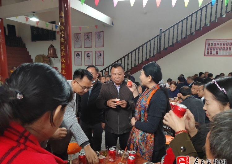 zuo_644d06b131e0f3ec436f49.jpg