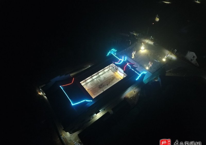 zuo_78a3b38b67db62ce0eb402.jpg
