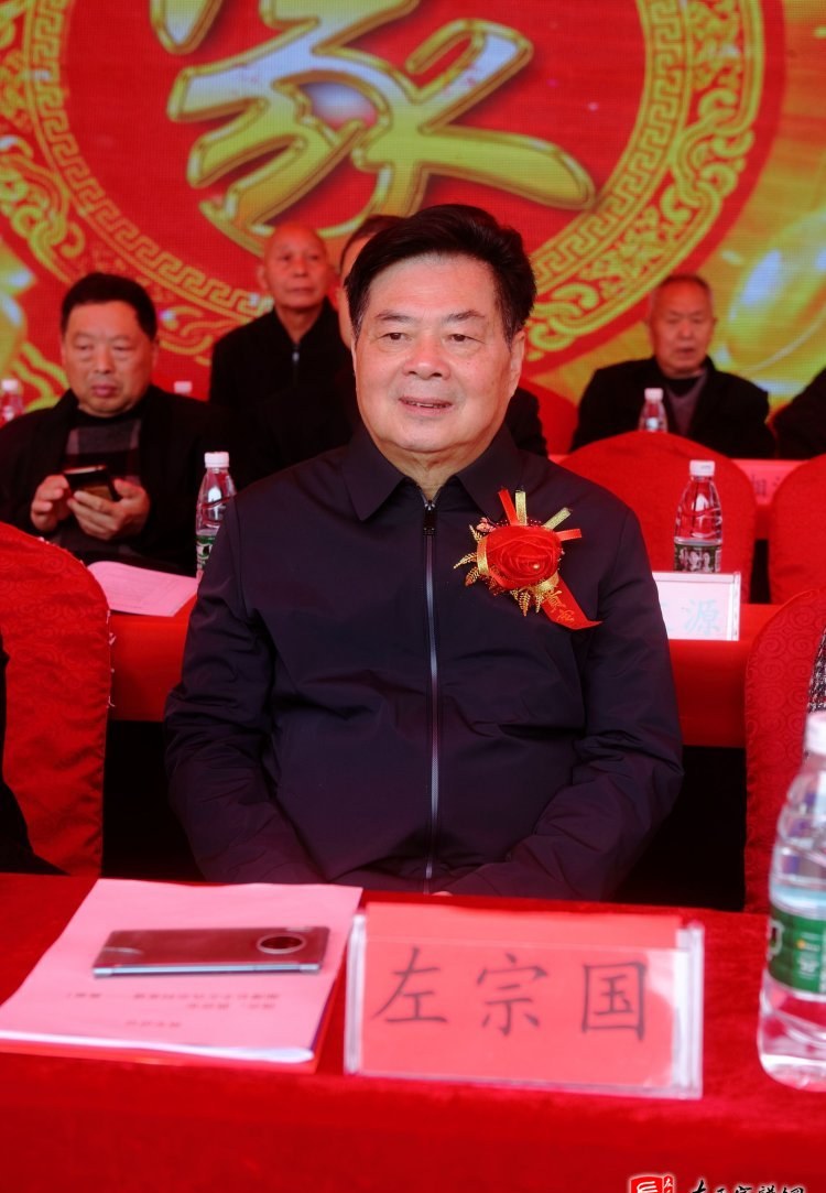 zuo_b506521182aeb28c65ee7f.jpg